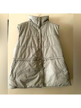 New Women's Gray Puffer Vest